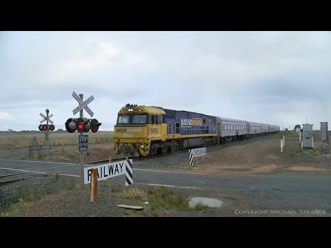 1AM8 The Overland Passenger Train At Railway Crossing (18/4/2021) - PoathTV Railroads For Railfans