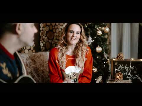 Kollányi Zsuzsi - Esik a hó (Official Music Video)