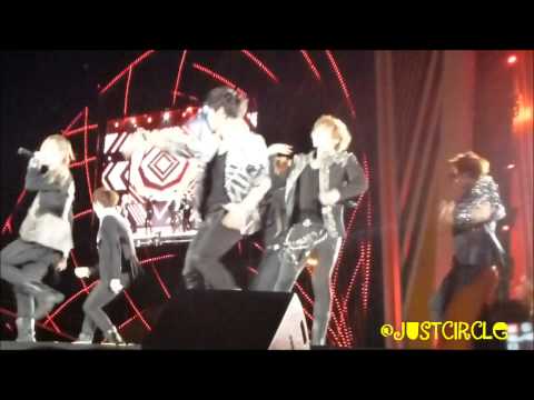 [Fancam] 130215 BTOB -  WOW @ Golden Disk Award