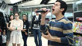 David Archuleta sings &quot;Wait&quot; at HMV Marina Square, Singapore