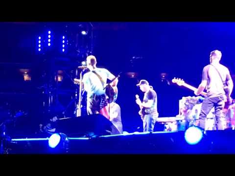 EARTH ANGEL/ JOHNNY B. GOODE -MICHAEL J. FOX & COLDPLAY: HEAD FULL OF DREAMS TOUR 7.17.16 NYC/NJ