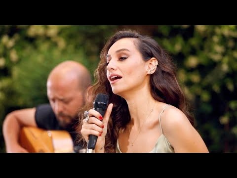 Türkü Akbayram - YARİM YARİM