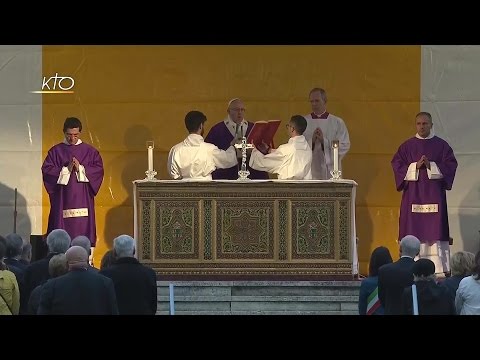 Messe au cimetière de Prima Porta