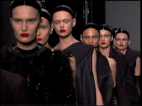Donna Karan Fall 2010 Fashion Show