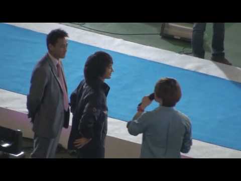 [Fancam] 100505 2min at Dream Team Recording - Taemin supporting Minho
