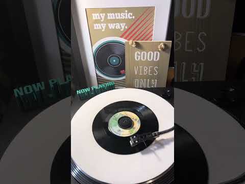 Seals & Crofts - Get Closer ( Featuring Carolyn Willis ) Vinyl 45 ‘ from 1976 .