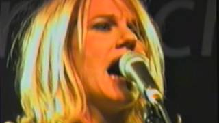Sylvie Paquette chante J'fais le trottoir aux Francofolies de Montréal le 01 août 1997