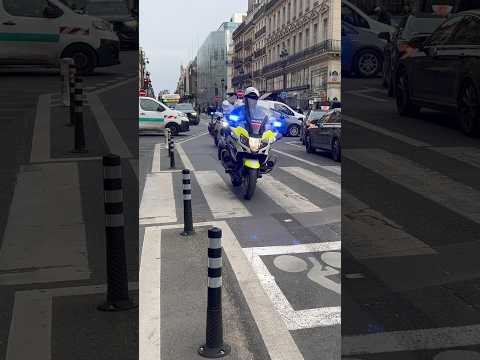 Les motards de la police à fond 🚨