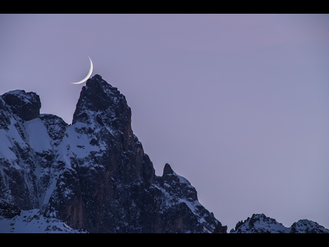 Earthshine Moon over the Meije