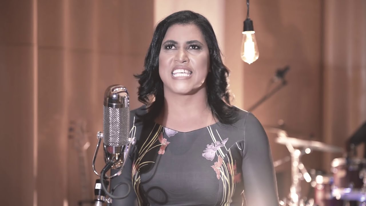 Alisson e Neide  - Paulo e Silas (Vídeo Oficial)