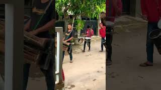 Download lagu Pengamen Jalanan.. #keren #rame #angklung #sindanglaut #cirebon mp3