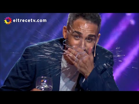 Pollo Álvarez no logró contener la risa ante los chistes de Alfredo Silva