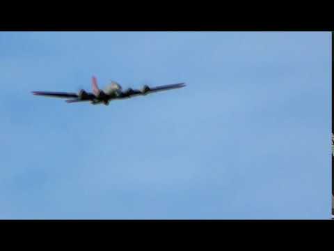 RC B 17  Bomber  Flying By