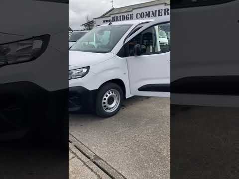 2025 Peugeot Partner Professional - Image 2