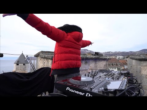 Bombjones live set @Musée Suisse Du Jeu