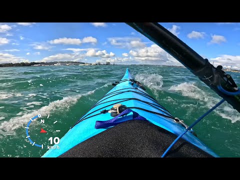 Messy sea around Harbour Bridge