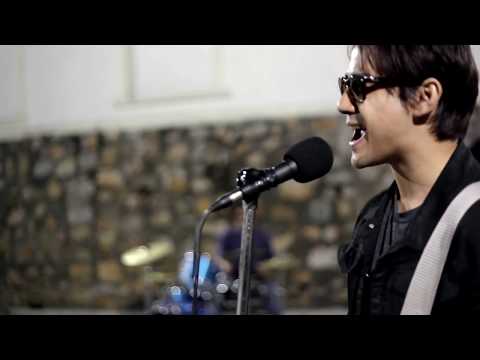 The Uglyz - Khate  (in Transit) [2011]