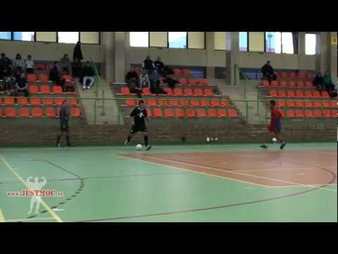 Babimojska Liga Halowa 28.11.2010:  JEST MOC ZBASZYNEK -  DREAM TEAM BABIMOST