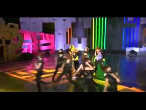 Fabri Fibra loves CL (of 2ne1)