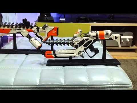 Weta District 9 1/4  scale alien weapons