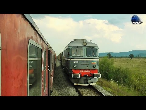 DA 60-0765-7 & DA 60-0672-0 cu/with Marfar CFR MARFA Freight Train Langa/Near Alesd - 10 August 2016
