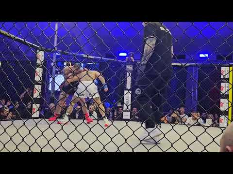 Guglielmo Gicco vs Mattia Mengoni..match di Bareknukcleboxing 