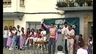 preview picture of video 'FIESTAS OTEIZA 1996 carrera bicis juveniles'