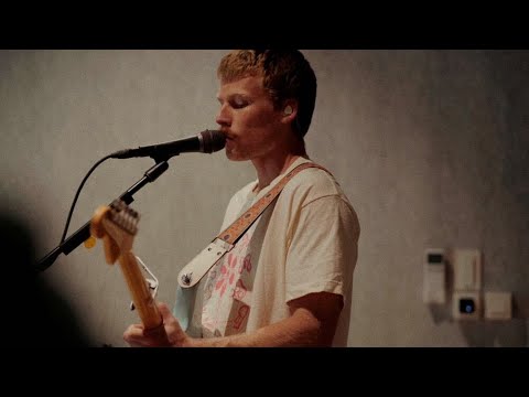 Hollow Coves - Purple (Live at Durbuy Music Studios)