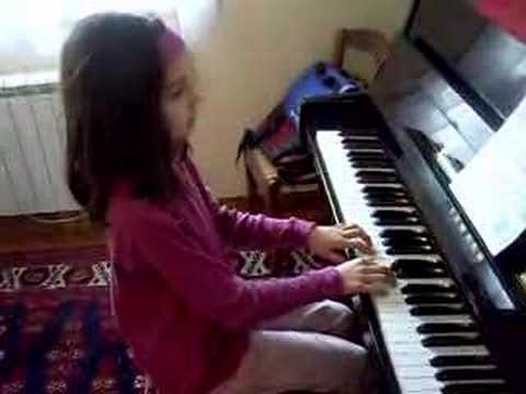 Adèle au piano