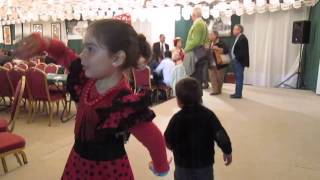 Bailando los dos solos