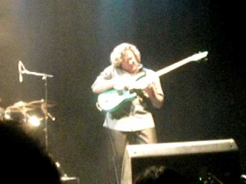 Greg Howe - Kick it all over (8/9/11 ND Ateneo)