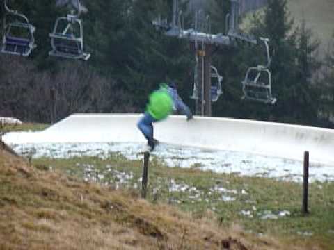 Daniel und Peter beim rodeln (6).MOV