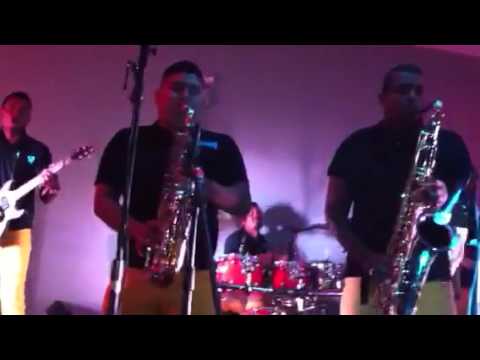 D'stino show en vivo