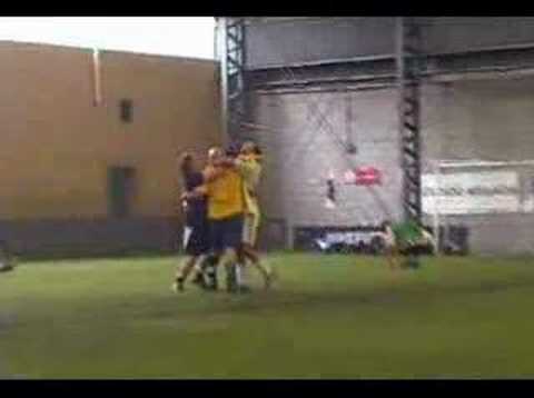 Golazo de Beto en Futbol Urbano