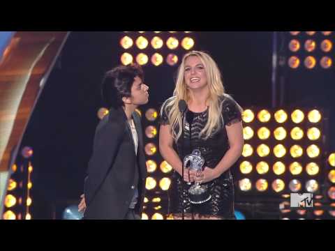 Lady Gaga and Britney Spears (VMA 2011)