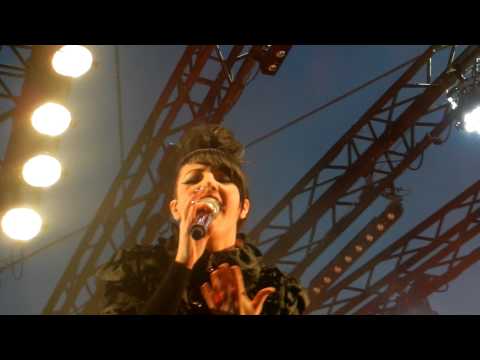 Tara McDonald - Give me more Nrj Music Tour Bordeaux