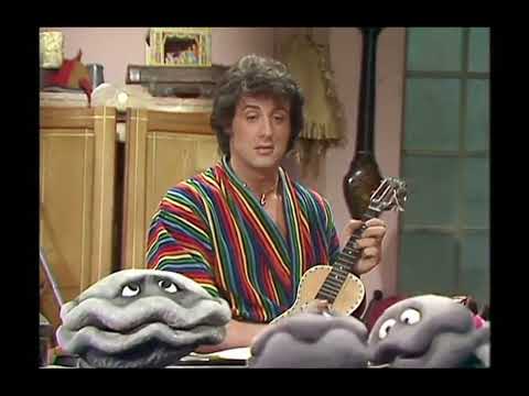 The Muppet Show - 320: Sylvester Stallone - Cold Open (1979)