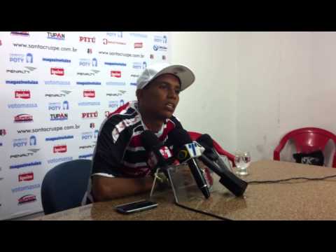 CoralNews - Apresentação de Pingo, novo reforço do Santa Cruz