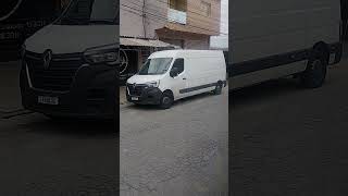 Van Branca do Renault Master Furgão 2021 e Carro de Apoio Mercedes Benz Sprinter 313 CDI 2006