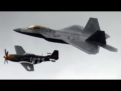 RIAT 2017 - F-22A RAPTOR & P-51D MUSTANG HERITAGE FLIGHT 70 YEARS U.S. AIR FORCE