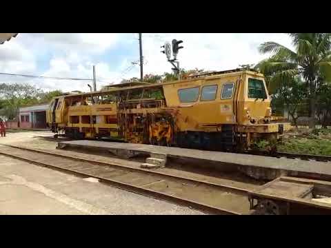 Plasser 08-32-2 tamping at Hatuey Station on Linea Central between Camaguey & Las Tunas!May 2021!!!
