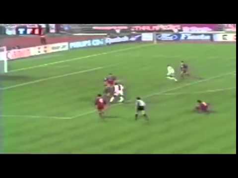 George Weah wonder strike for PSG vs...
