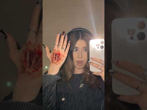 Tutoriel maquillage Halloween SFX à faire soi-même avec de la cire pour cicatrices et du faux sang