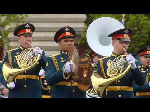 Deutsche Übersetzung – Siegesparade in Moskau auf dem Roten Platz