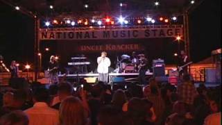 Uncle Kracker Drift Away Live on Detroit City TV