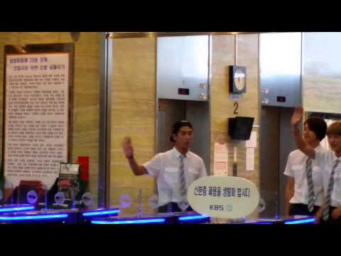 140729 Sukira - B1A4 leaving KBS