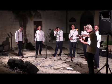 Klapa Bunari - Život leti kapetane (LIVE)