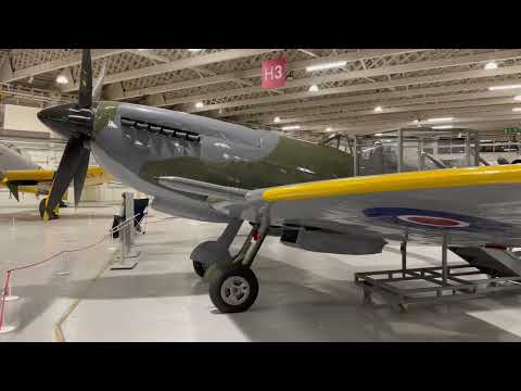 RAF MUSEUM LONDON / Supermarine Spitfire Mk XVI