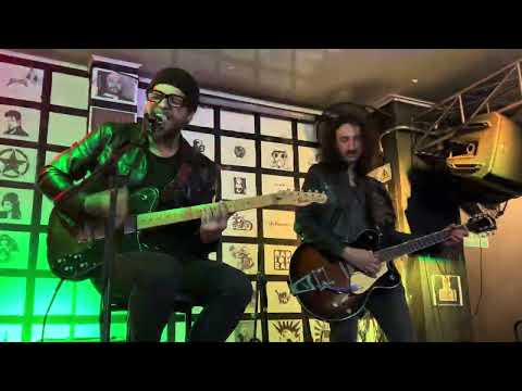 Revólver Plateado - Libélula / Mientras Me Dañas