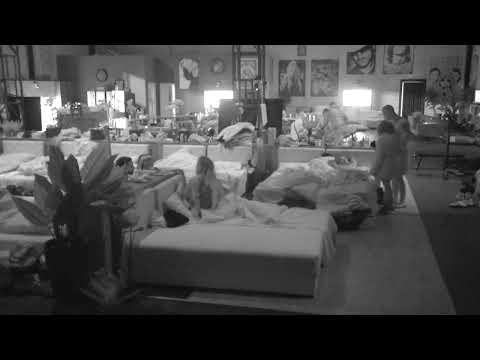 IRMA SAVETUJE DUSANA DA POZOVE JULIJU U KREVET - 08.12.2022. - INSTA TV